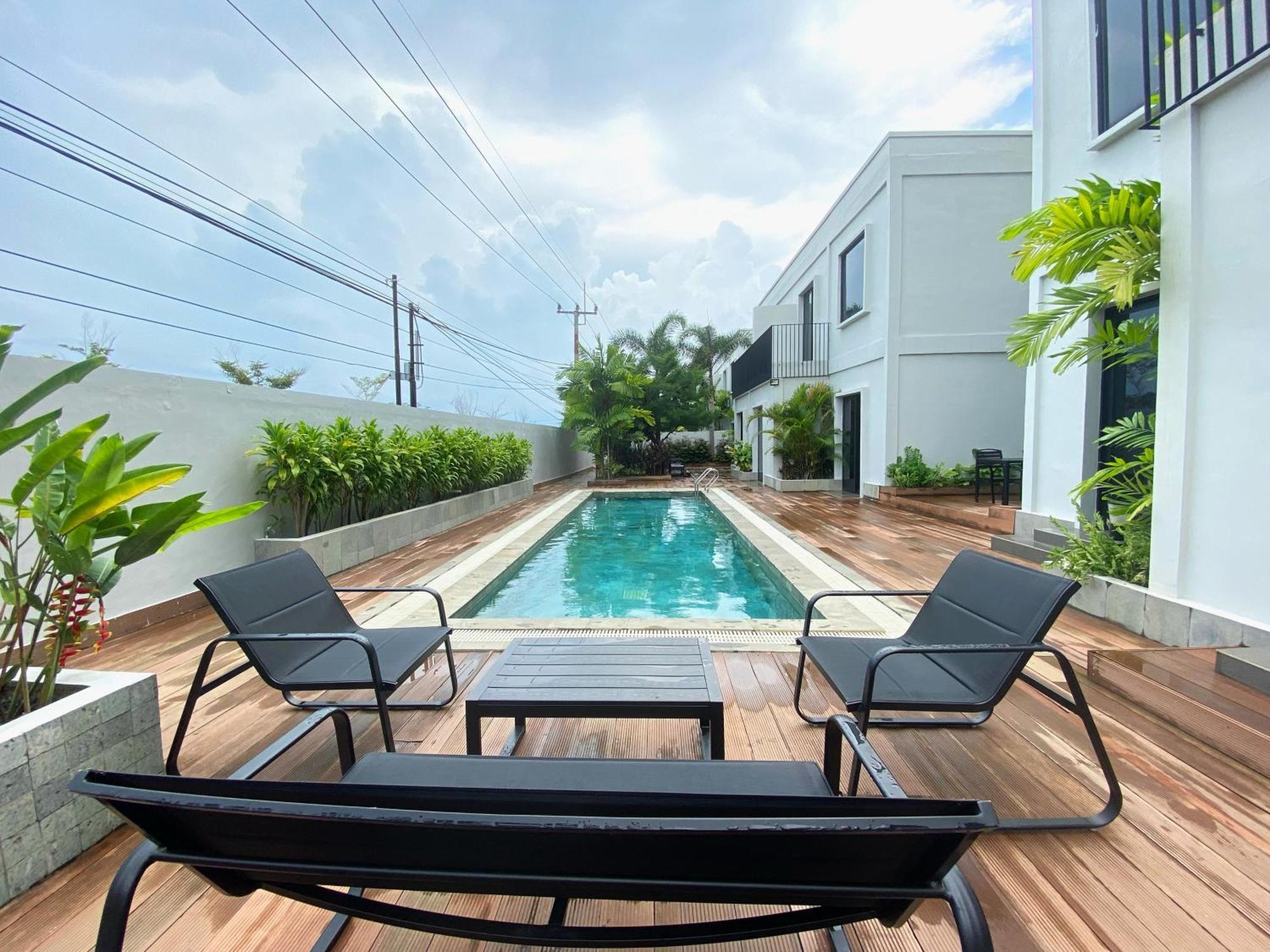 Onyx Hotel & Villa Tanjunguban Exterior foto